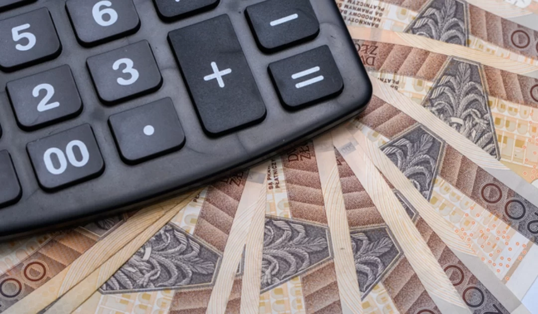 Przelewy bankowe między małżonkami – czy trzeba zgłaszać darowizny do urzędu skarbowego?